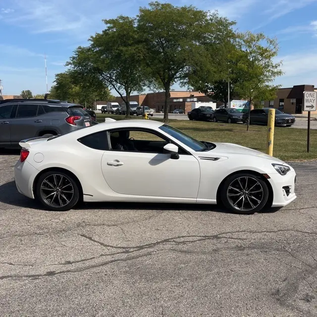 2017 Subaru BRZ Limited photo 3