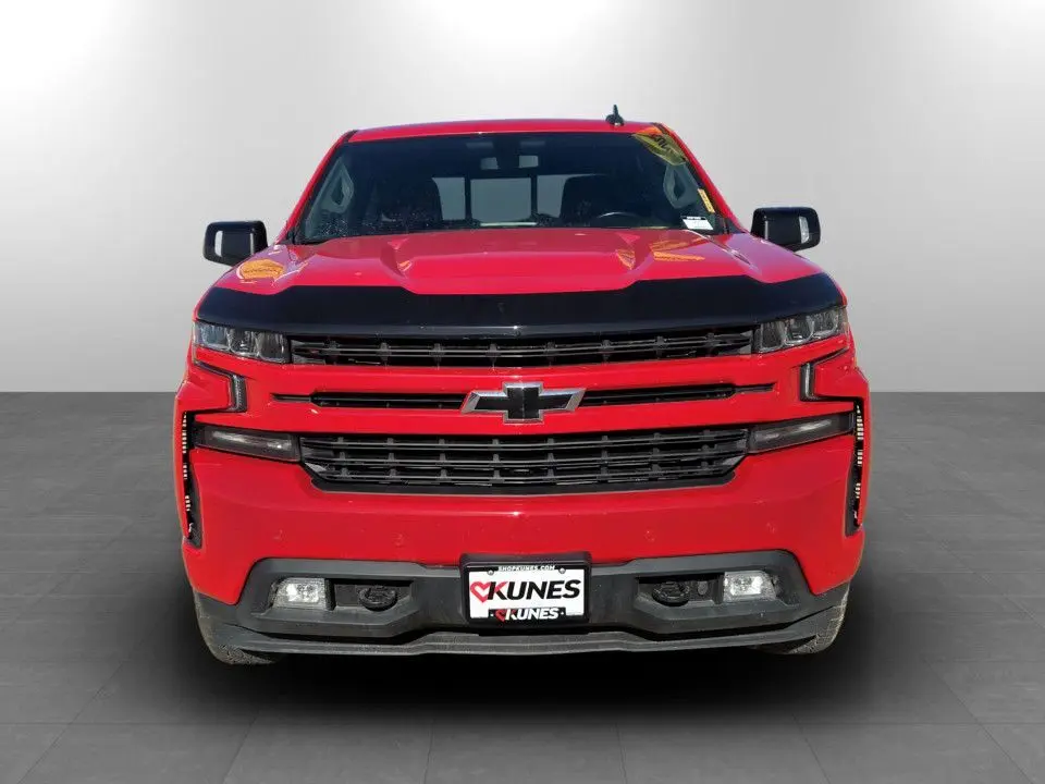 2020 Chevrolet Silverado 1500 RST photo 2