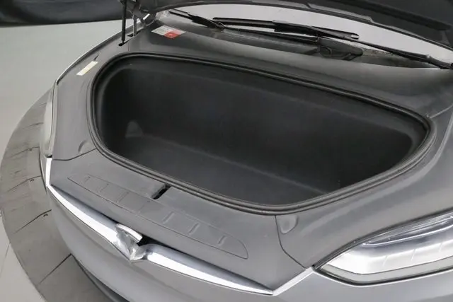 2016 Tesla Model X 90D photo 27