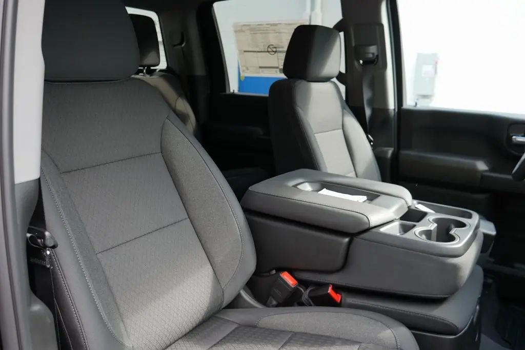 2026 Chevrolet Silverado 2500HD Custom photo 18