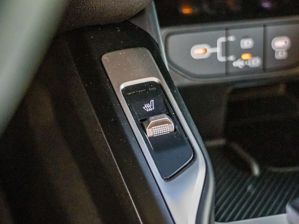 2025 Kia Sorento S photo 27