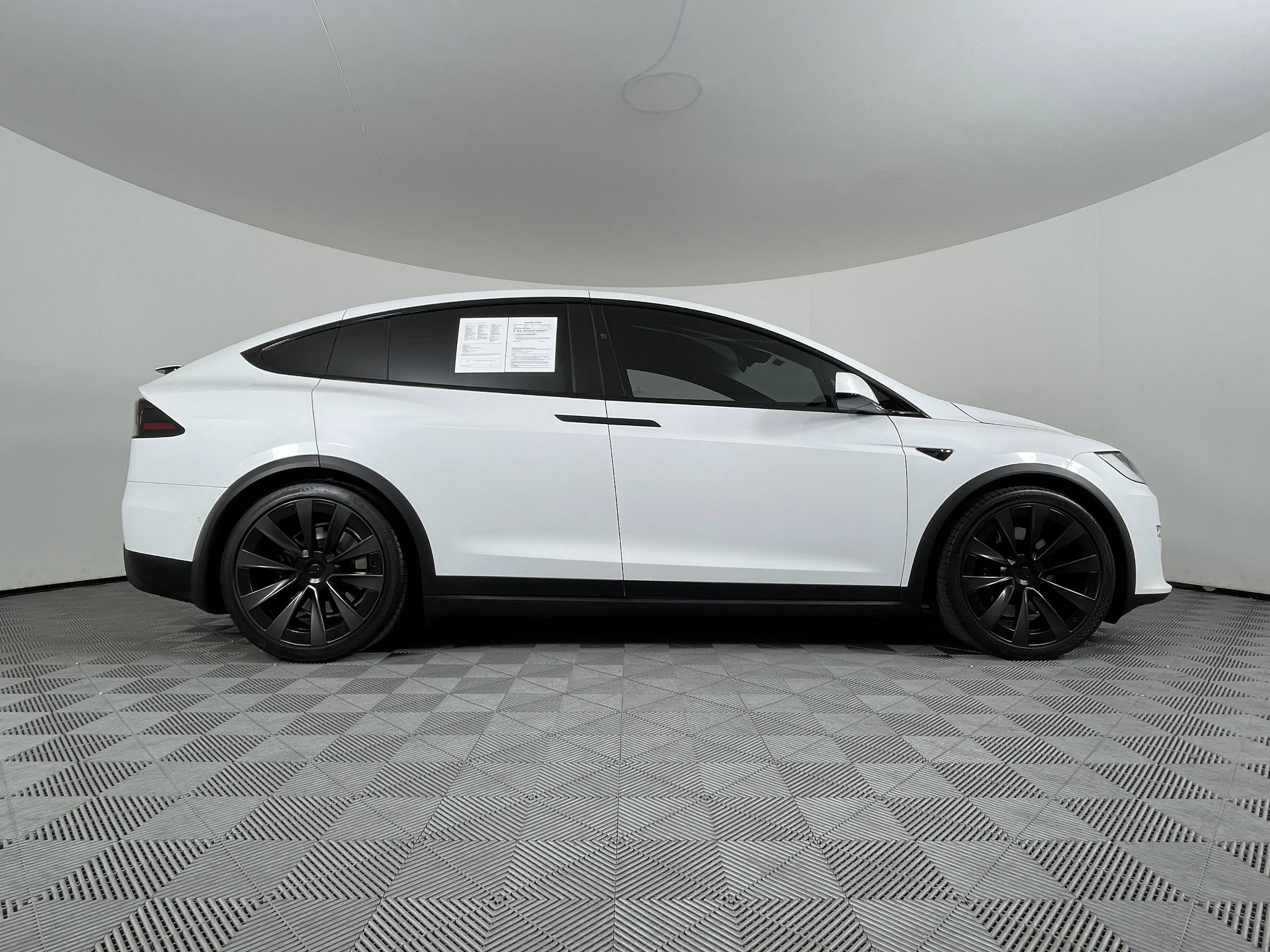 2022 Tesla Model X photo 14