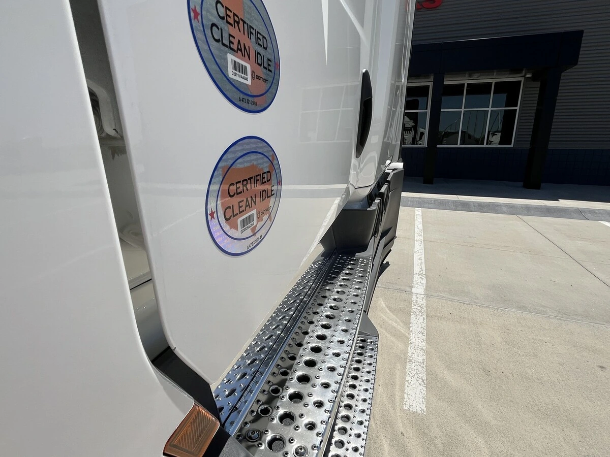 2025 Freightliner Cascadia - image 15