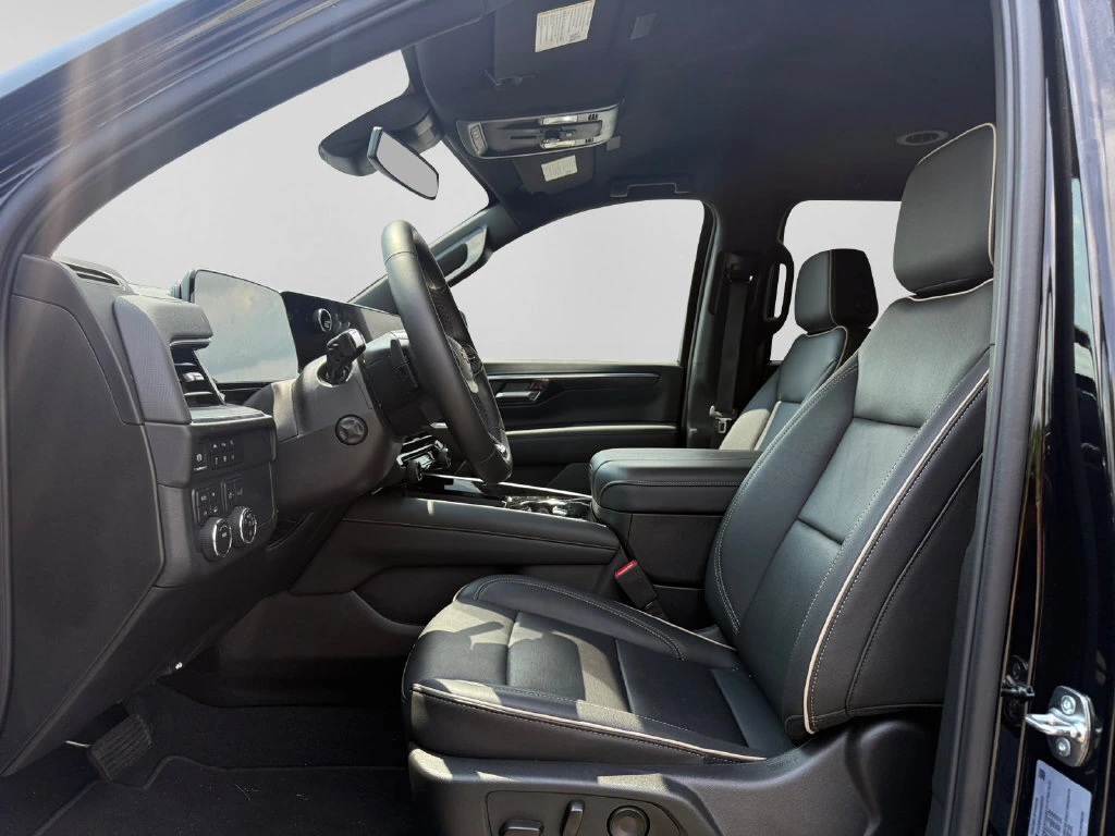 2025 Chevrolet Suburban Premier - Photo 21