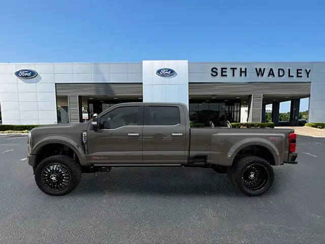 2026 Ford F-450 Platinum photo 4