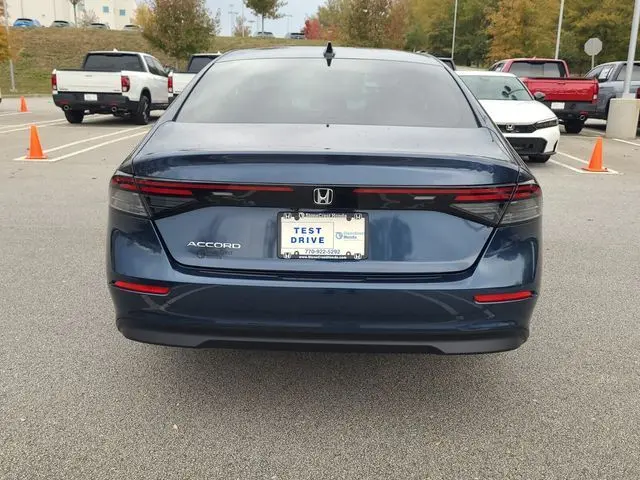 2025 Honda Accord SE photo 4