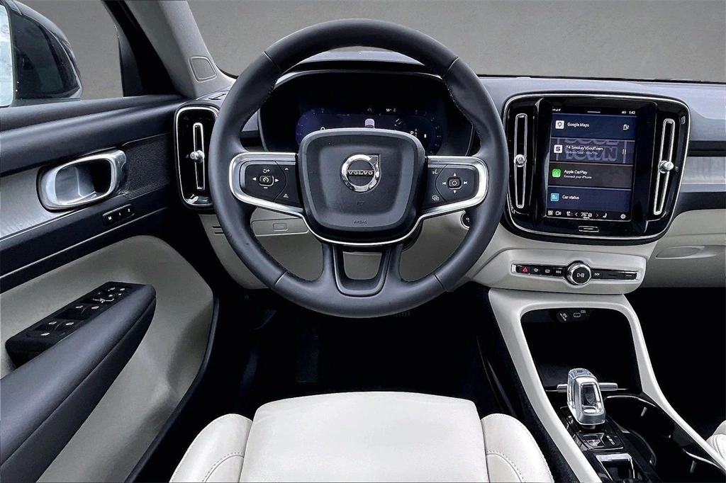 2023 Volvo - image 8