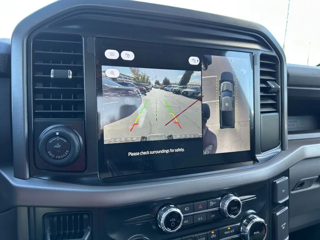 2025 Ford F-150 Lightning XLT photo 19