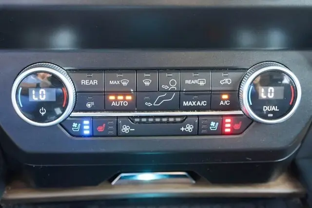 2021 Ford Expedition Platinum photo 30