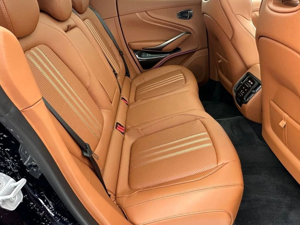 2026 Aston Martin DBX 707 - Photo 29