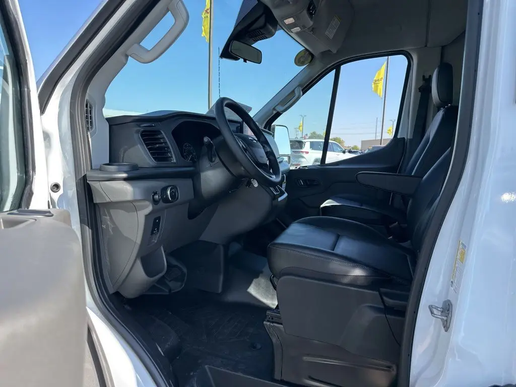 2025 Ford Transit photo 5