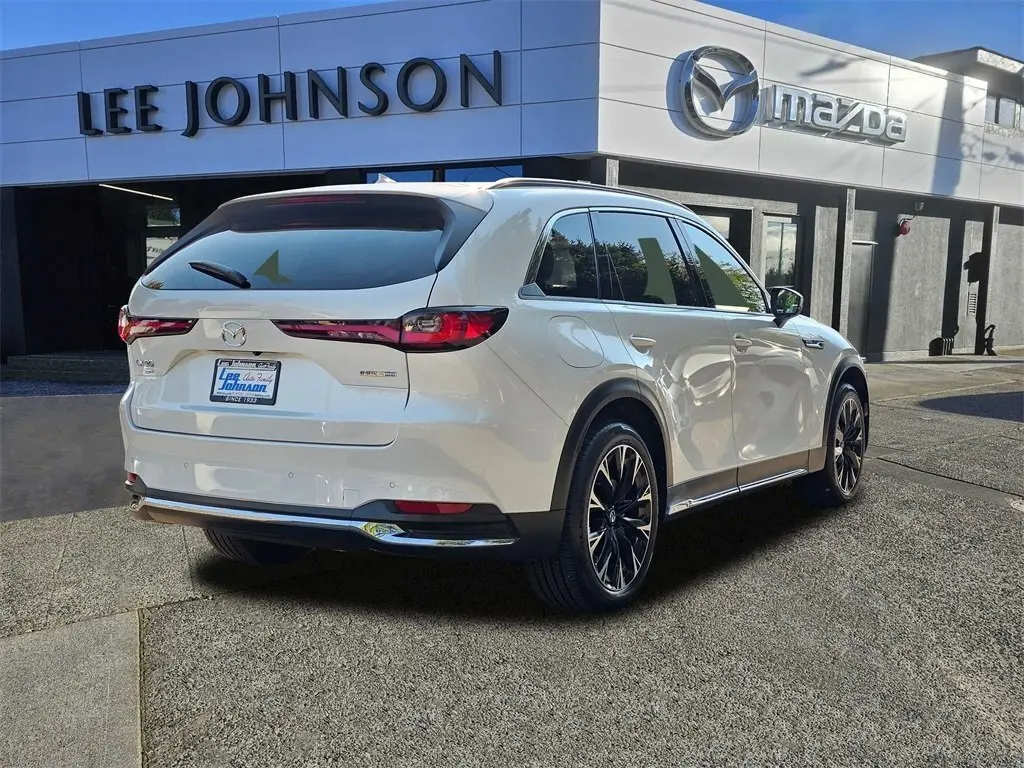 2024 Mazda CX-90 Plug-in Hybrid Premium photo 5