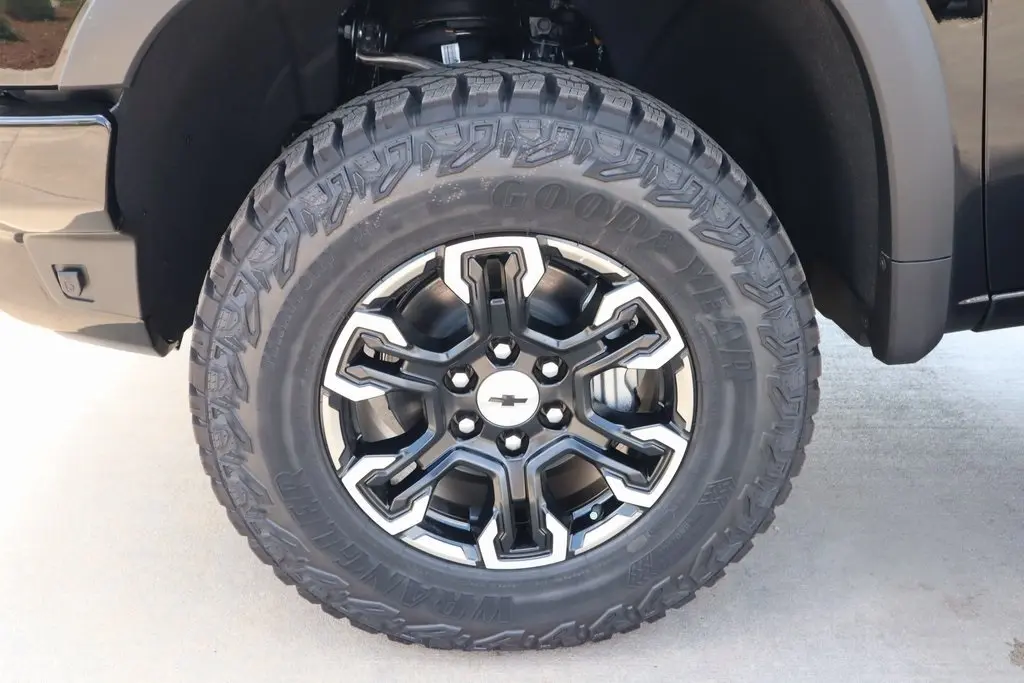 2026 Chevrolet Silverado 1500 ZR2 photo 10