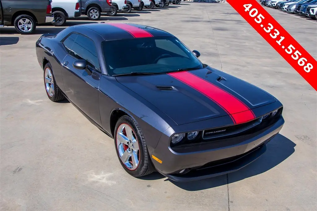 2014 Dodge Challenger SXT Rallye Redline photo 2