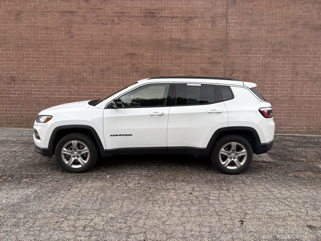 Used 2024 Jeep Compass Latitude with VIN 3C4NJDBN9RT605119 for sale in Kansas City