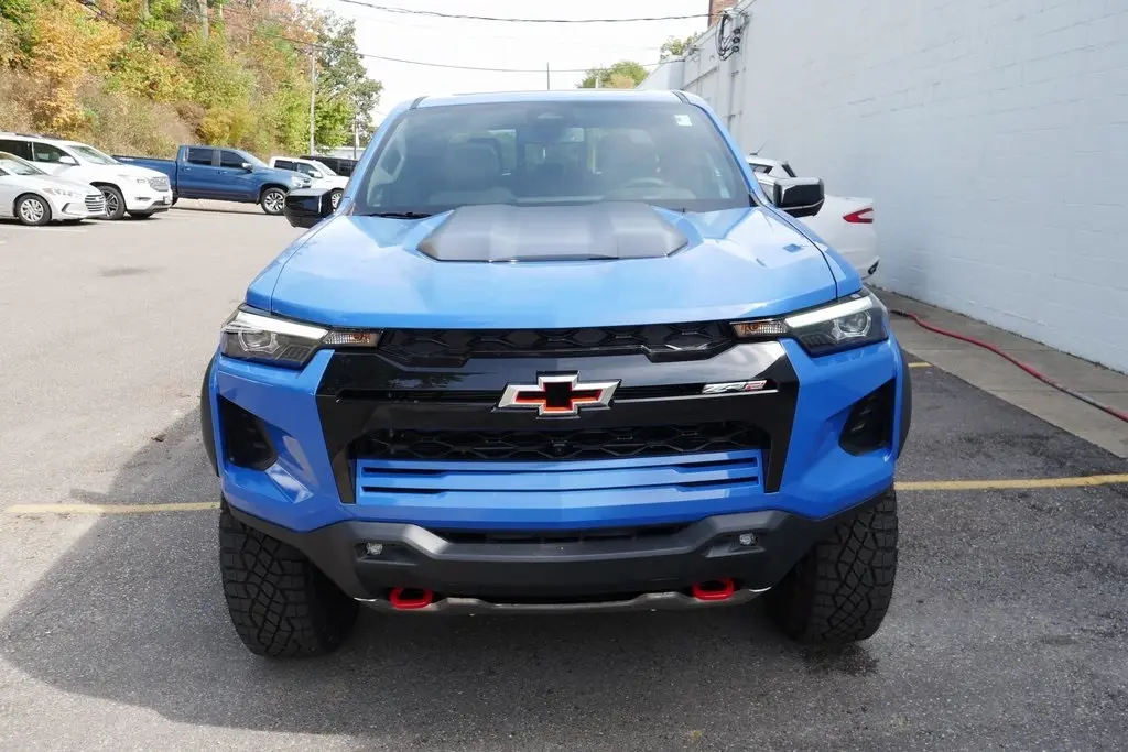 2026 Chevrolet Colorado ZR2 photo 3