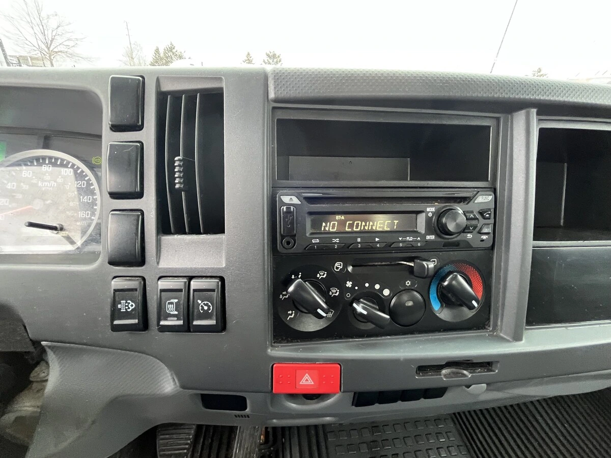 2022 Isuzu NRR - image 17