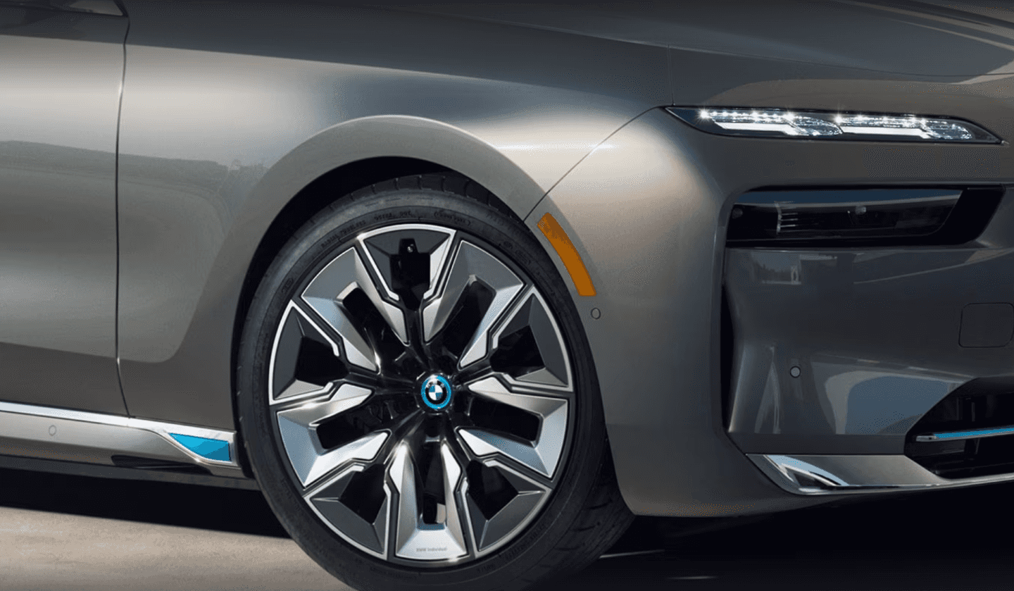 The BMW i7 tire.