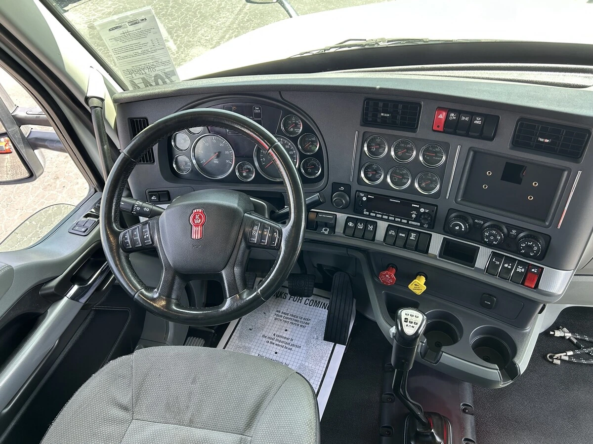 2022 Kenworth T880 — photo 6