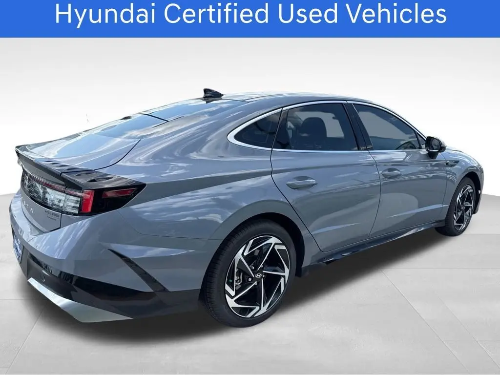 2025 Hyundai Sonata SE photo 4