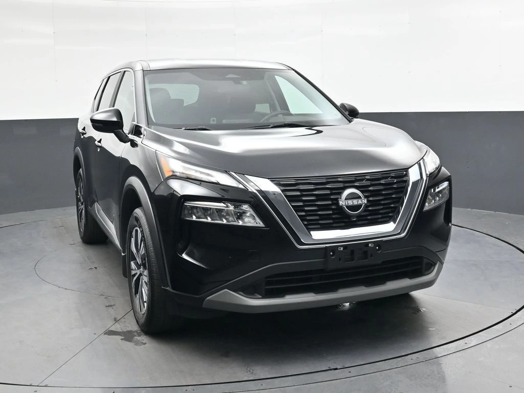 2023 Nissan Rogue SV's photo