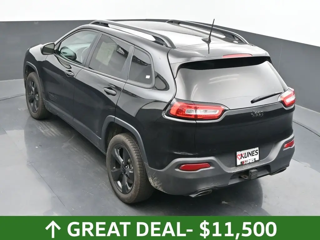 2017 Jeep Cherokee Altitude photo 28