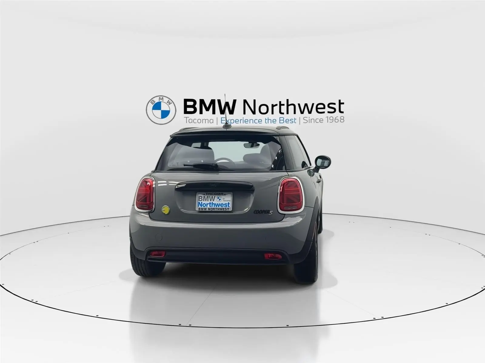 Used 2022 MINI Hardtop 2 Door SE with VIN WMW13DJ03N2R39637 for sale in Fife, WA