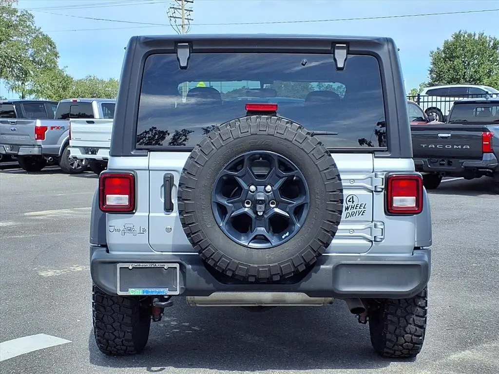 2023 Jeep Wrangler Willys photo 6