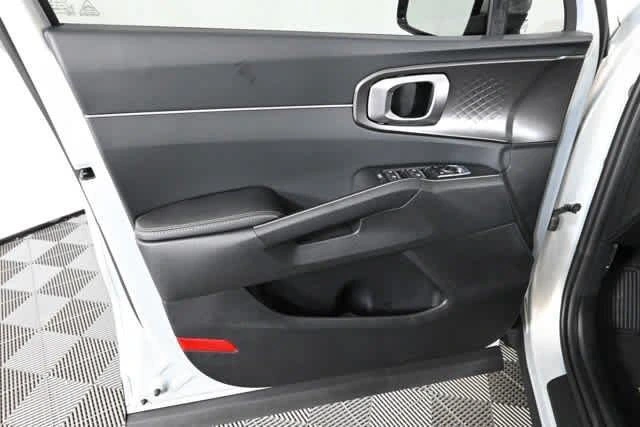 2026 Kia Sorento EX - Photo 15