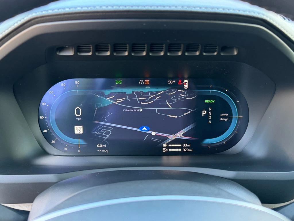 2025 Volvo - image 24