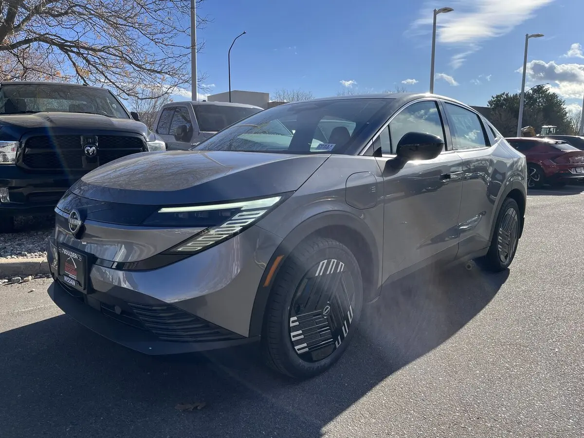 2026 Nissan Leaf S photo 4