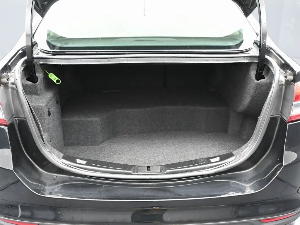 2018 Ford Fusion S Hybrid photo 11