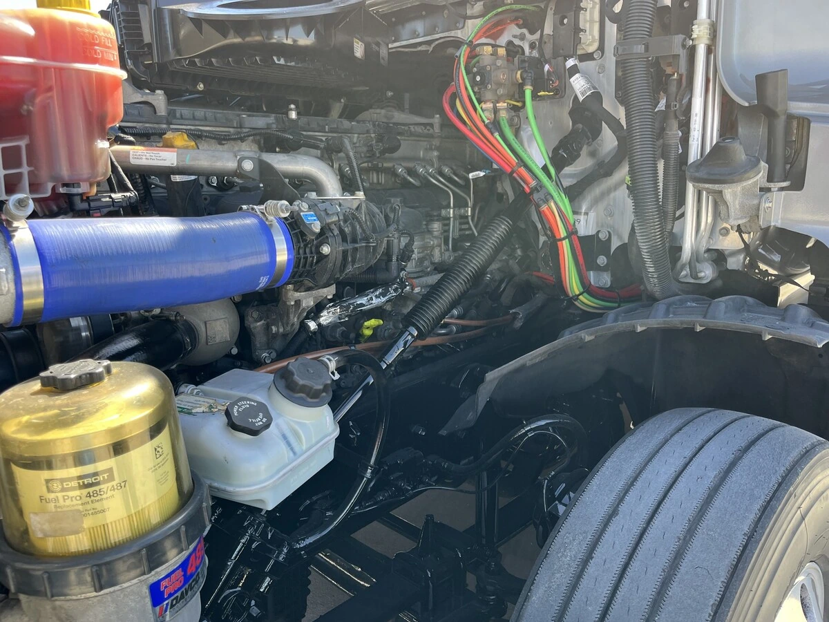 2022 Freightliner Cascadia - image 13