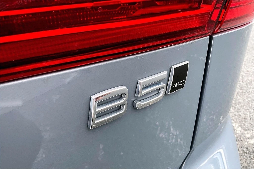 2023 Volvo - image 24