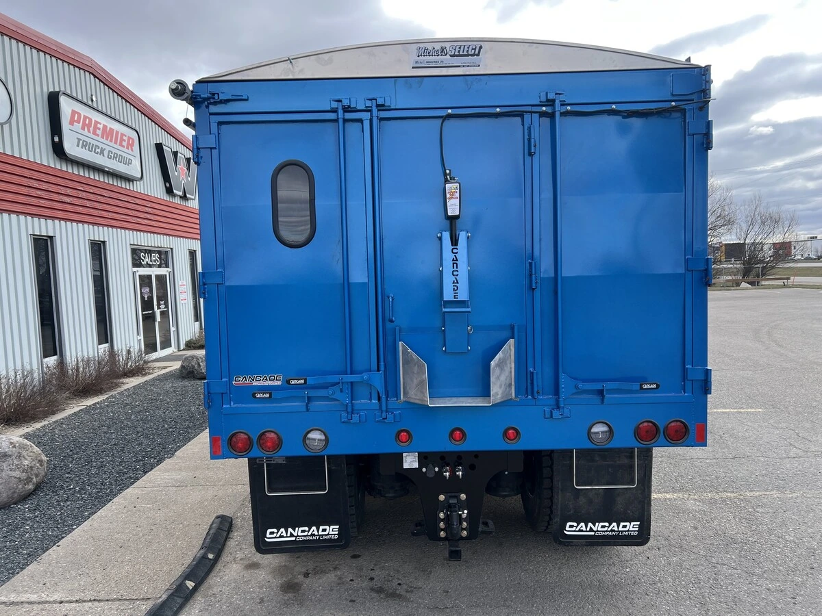 2027 Freightliner M2 112 — photo 4