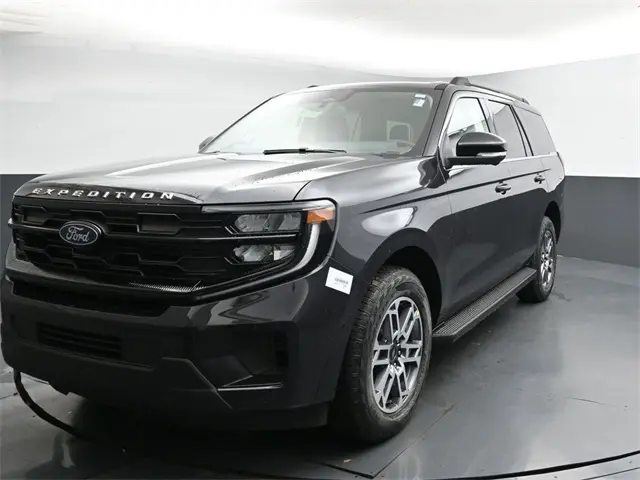 2025 Ford Expedition photo 4