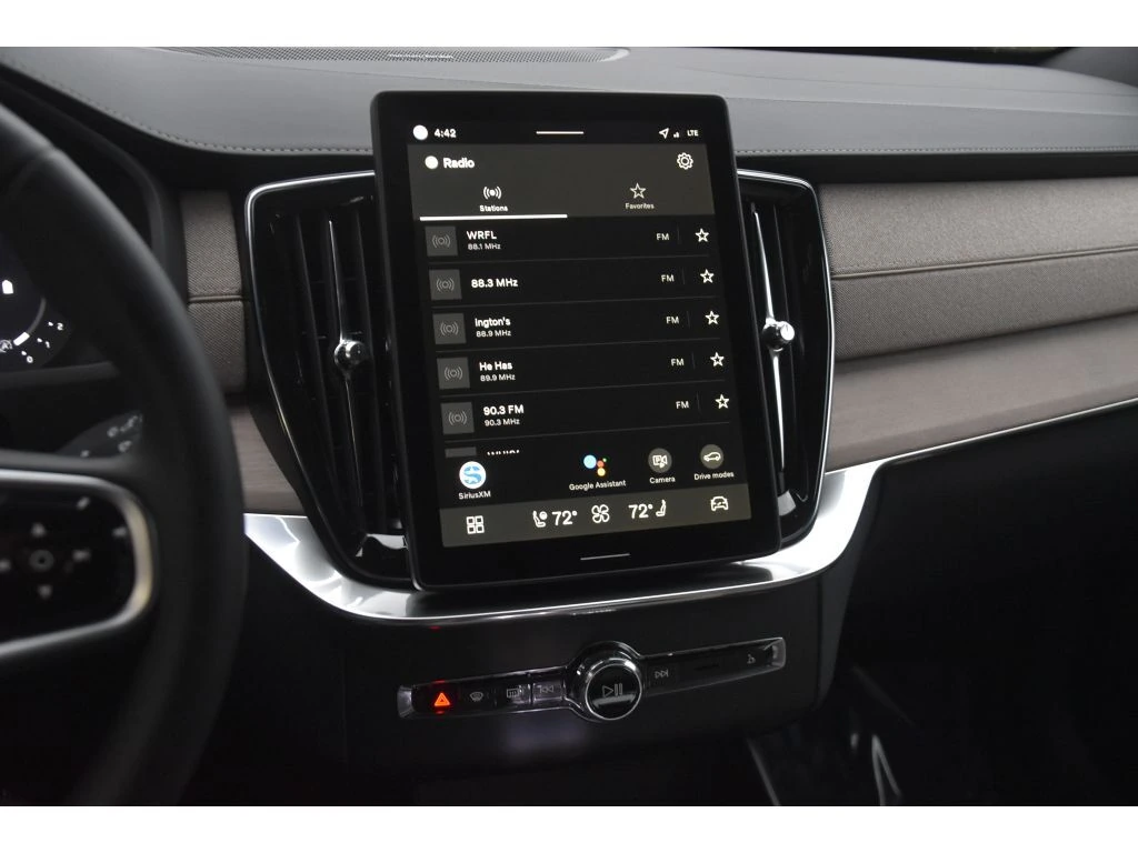 2026 Volvo - image 17