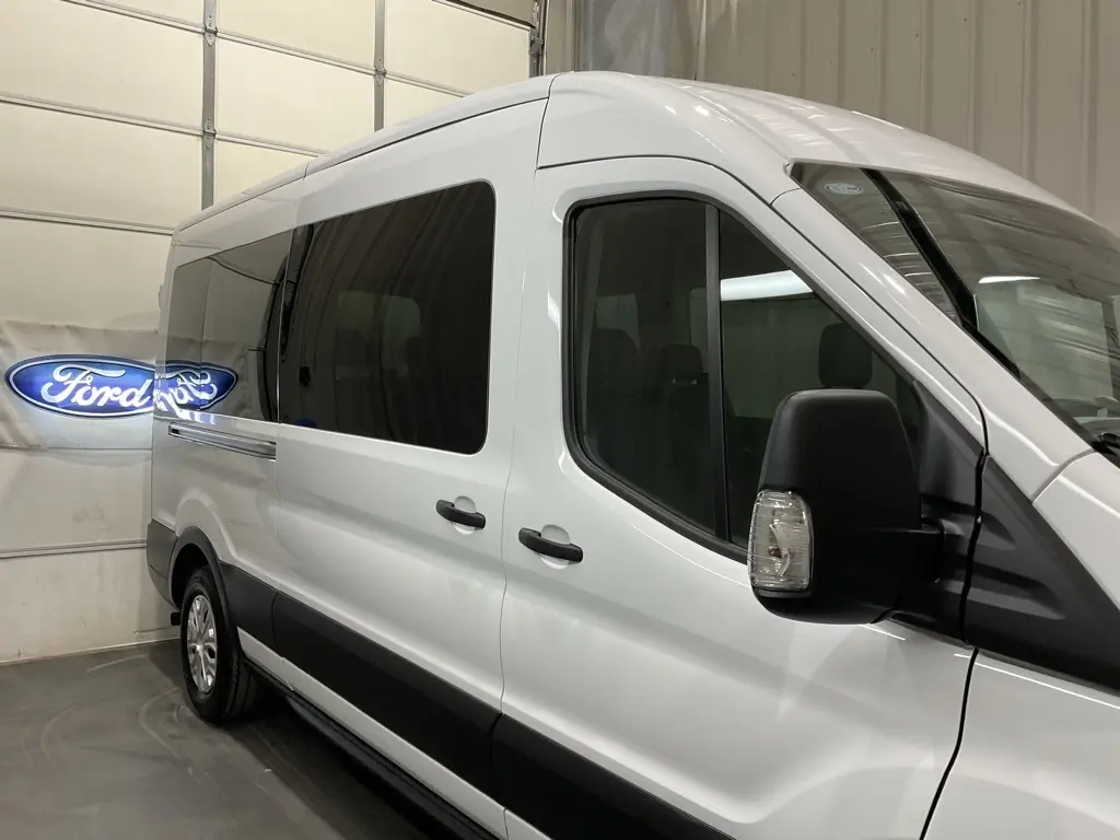 2025 Ford Transit photo 4