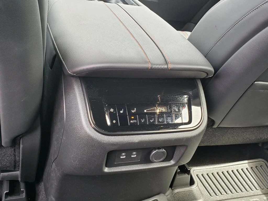 2025 Nissan Armada PRO-4X - Photo 18