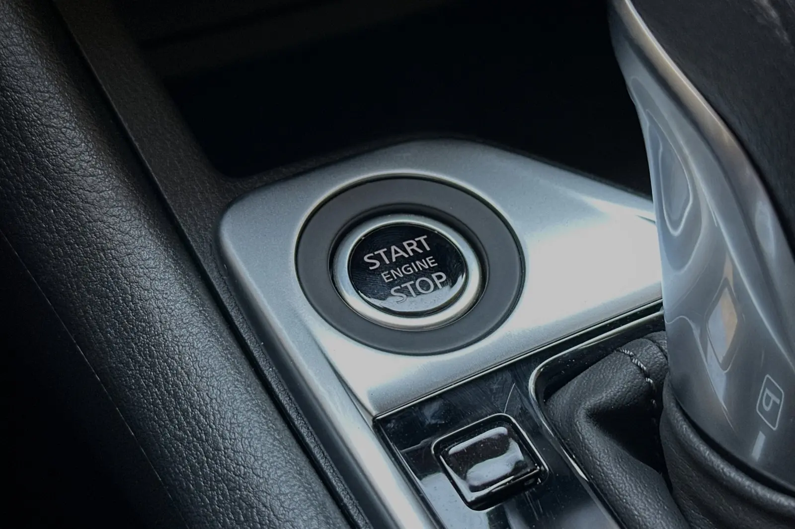 2025 Nissan Sentra SV photo 18