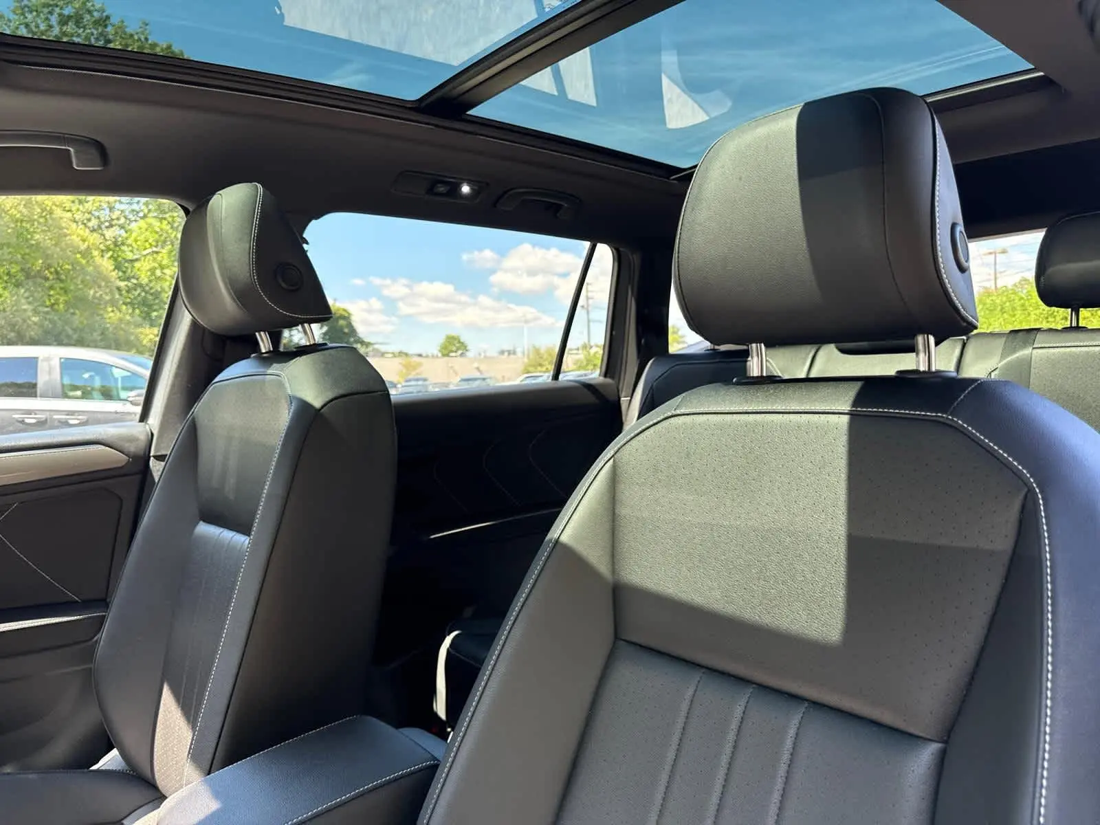2023 Volkswagen Tiguan SE R-Line Black photo 15