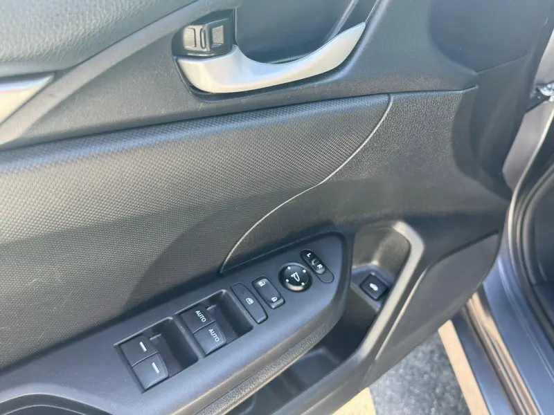 2019 Honda Civic Sport photo 21