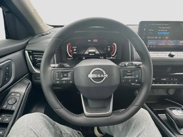 2026 Nissan Rogue Platinum - Photo 14