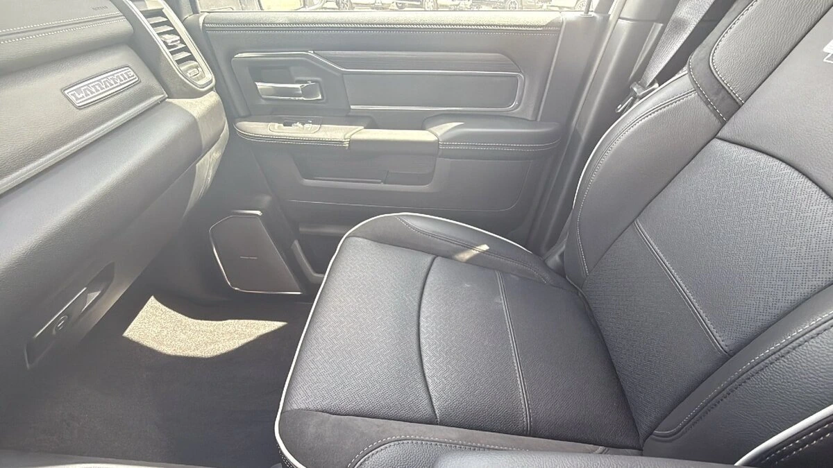 2026 RAM 3500 Laramie - Photo 11