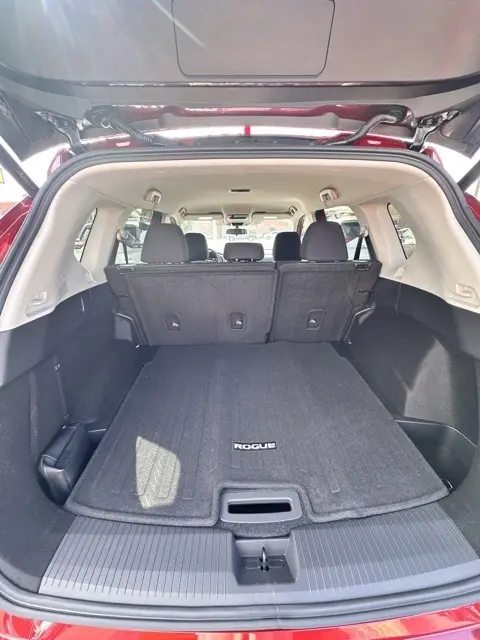 2026 Nissan Rogue SV photo 9