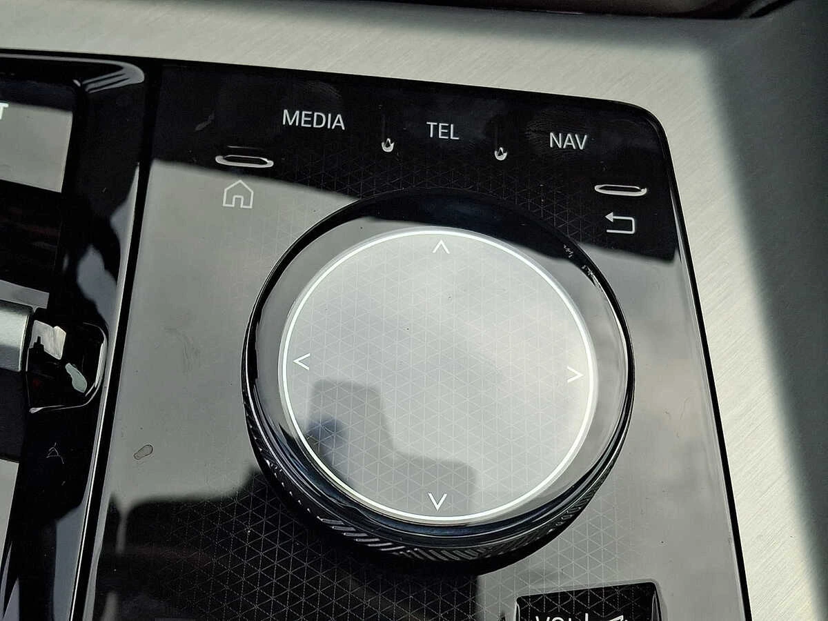 2026 BMW X3 30 - Photo 21