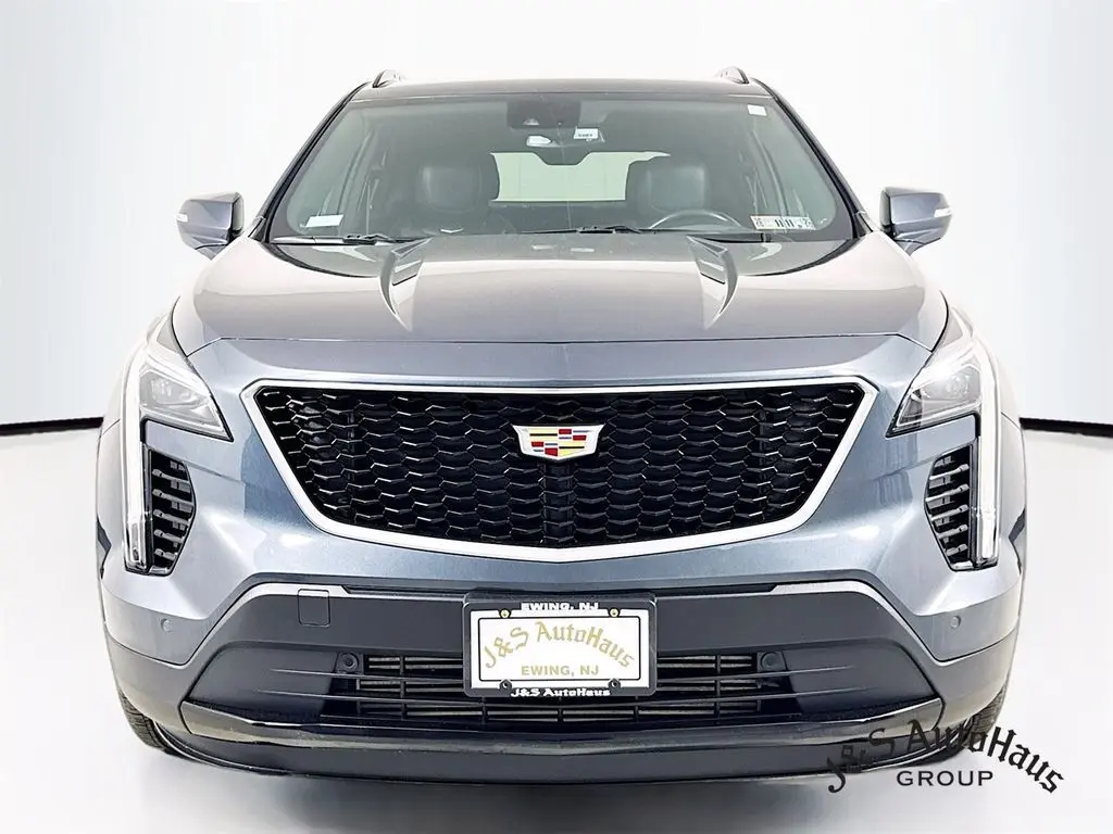 2021 Cadillac XT4 Sport photo 2