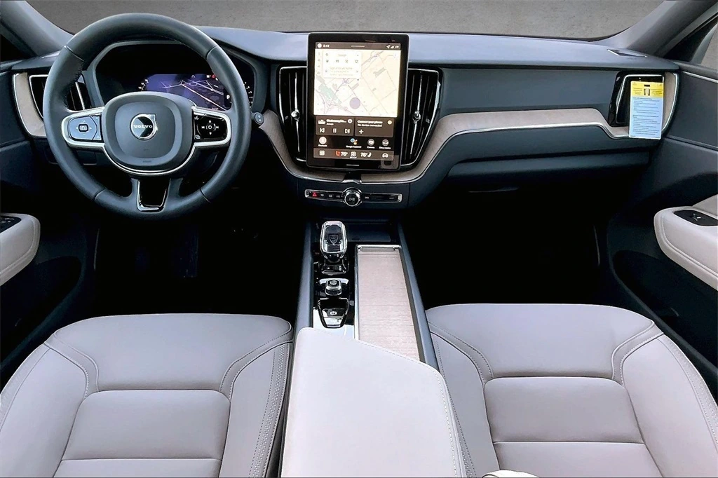 2026 Volvo - image 5