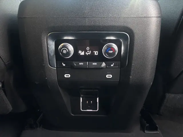 2023 Gmc Yukon XL AT4 photo 16