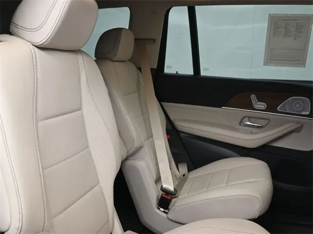 2020 Mercedes Benz GLS 450 4MATIC photo 13